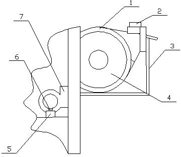 Shuttle collision preventing device of netting machine