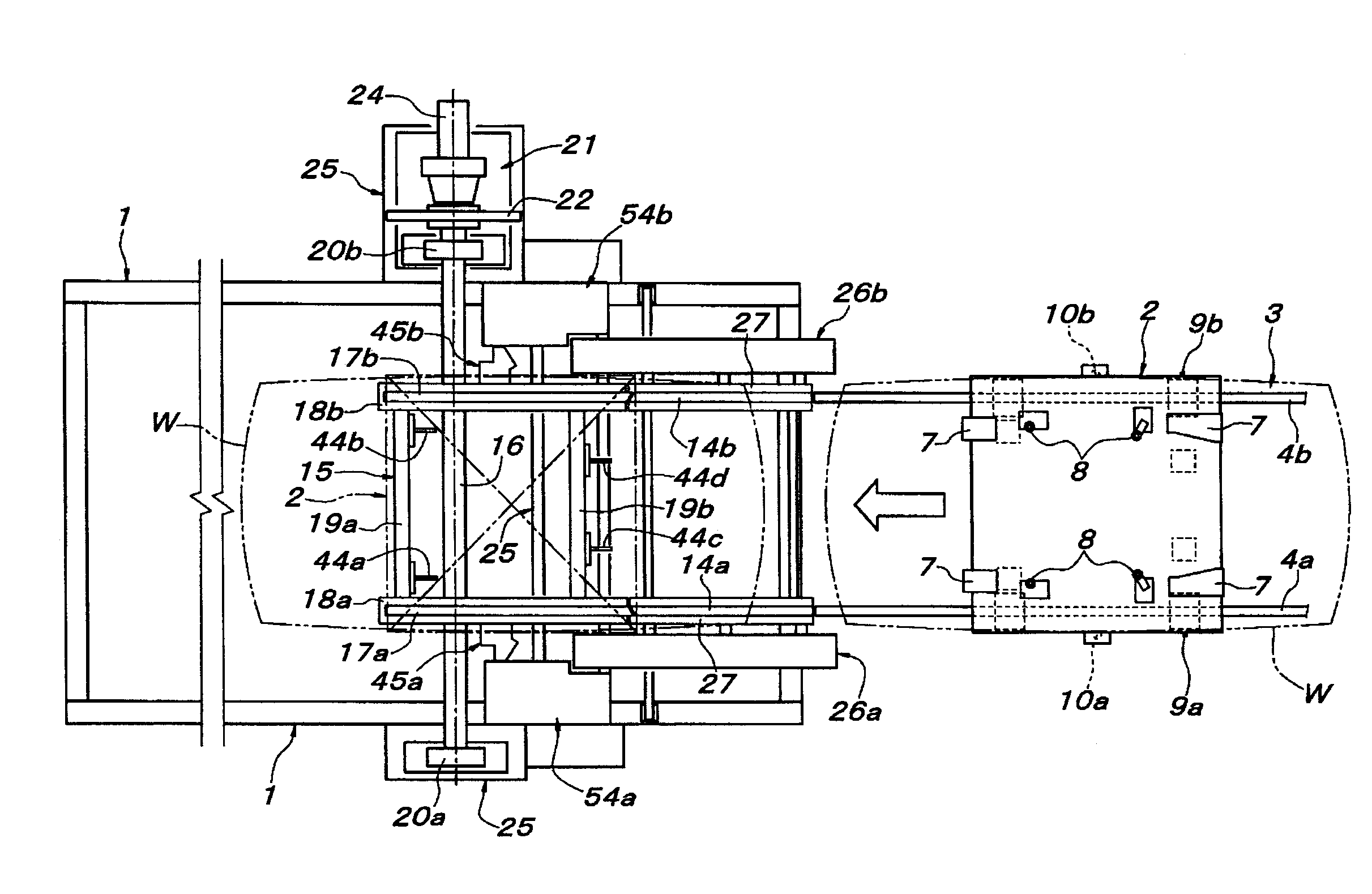 Dipping apparatus for treatment of a workpiece on a conveying traveling body