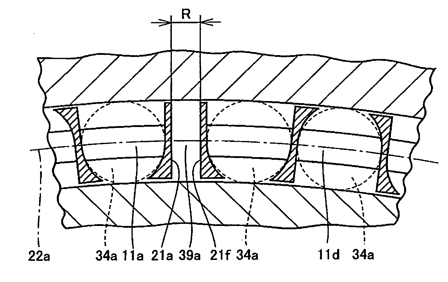 Roller bearing, retainer segment of roller bearing for supporting main shaft of wind-power generator, and main shaft support structure of wind-power generator