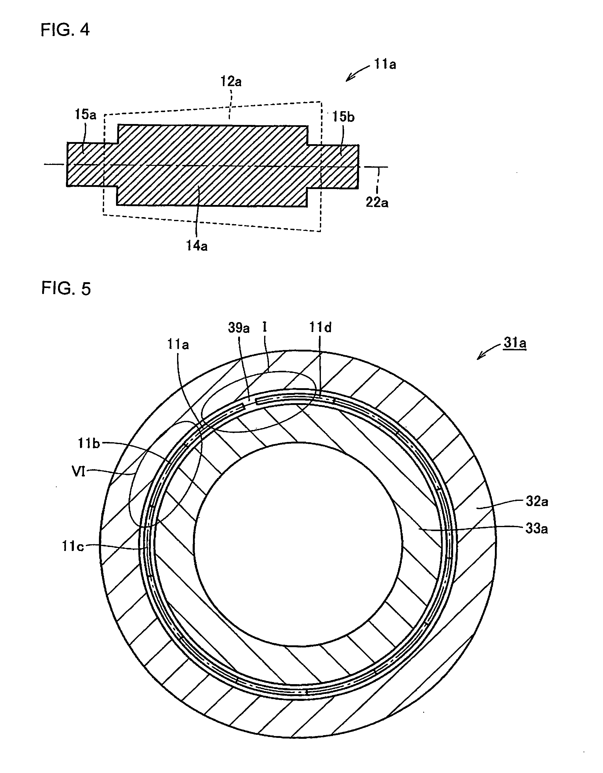 Roller bearing, retainer segment of roller bearing for supporting main shaft of wind-power generator, and main shaft support structure of wind-power generator