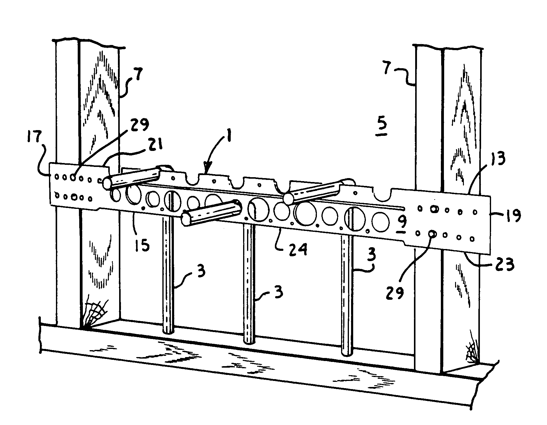 Notched plumbing support bracket