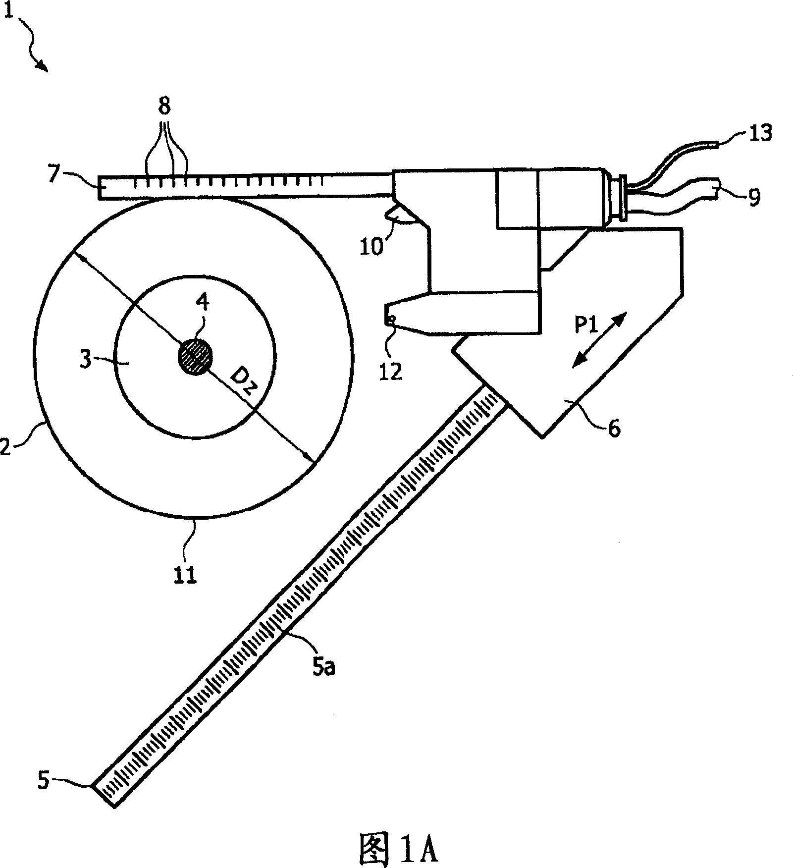 Device and method for conditioning and monitoring of a saw blade