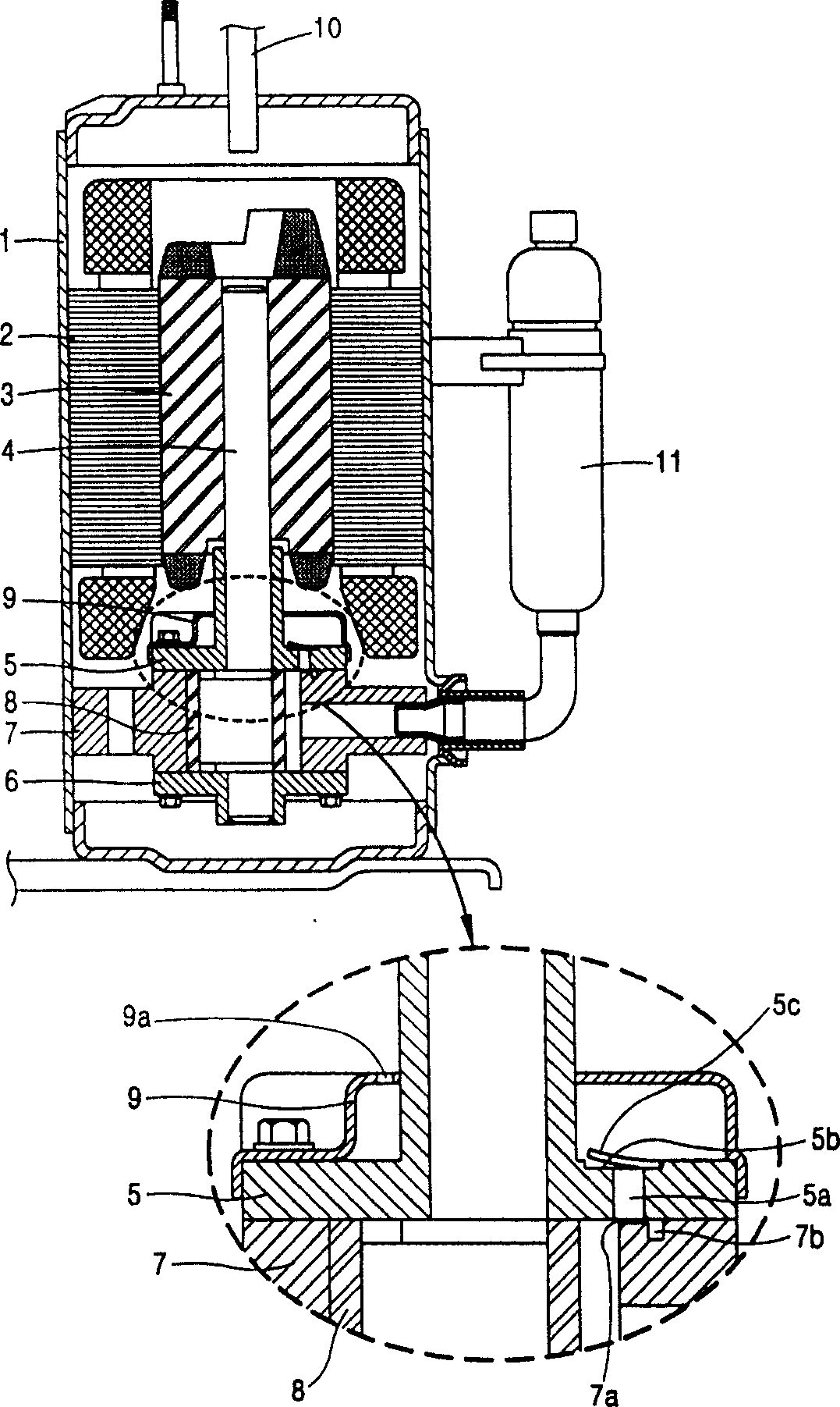 Silencer of closed compressor