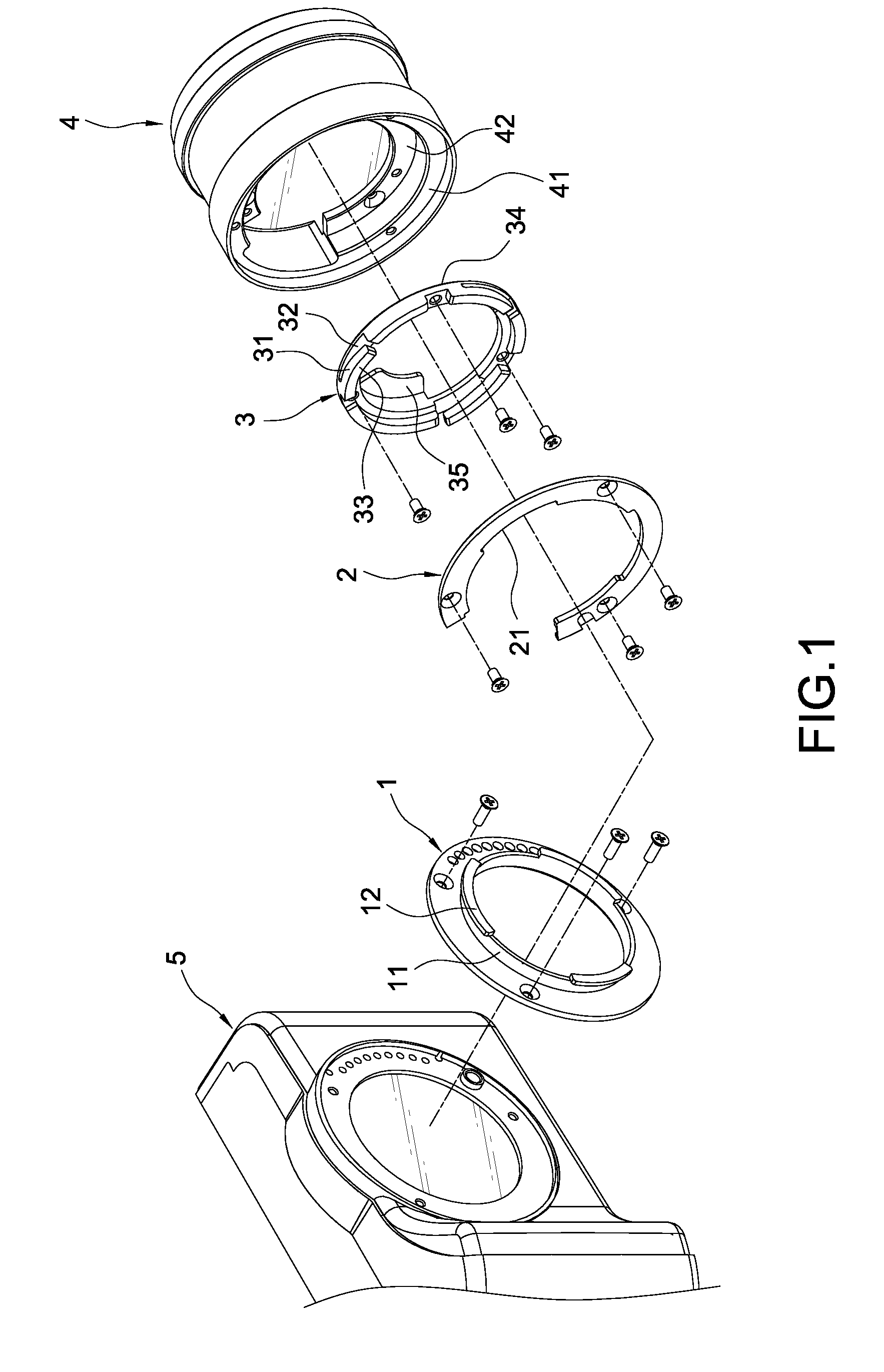 Fixing structure for an auxiliary lens of cameras