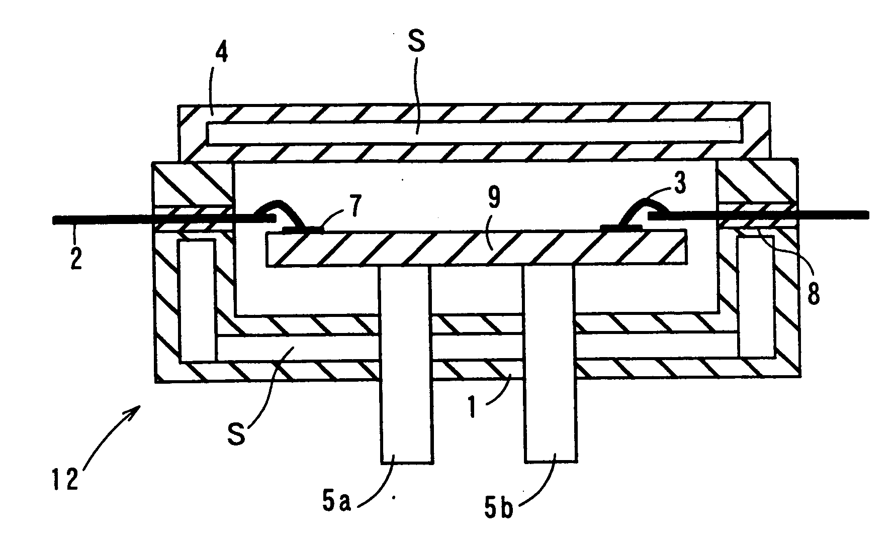 Fuel reformer housing container and fuel reforming apparatus