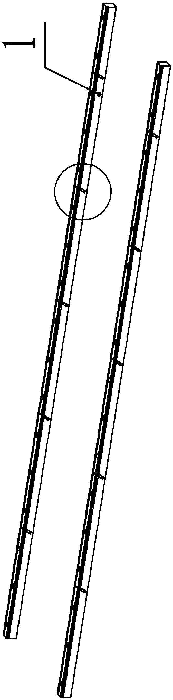 A steel guide rail structure under the condition of wide temperature range and high precision