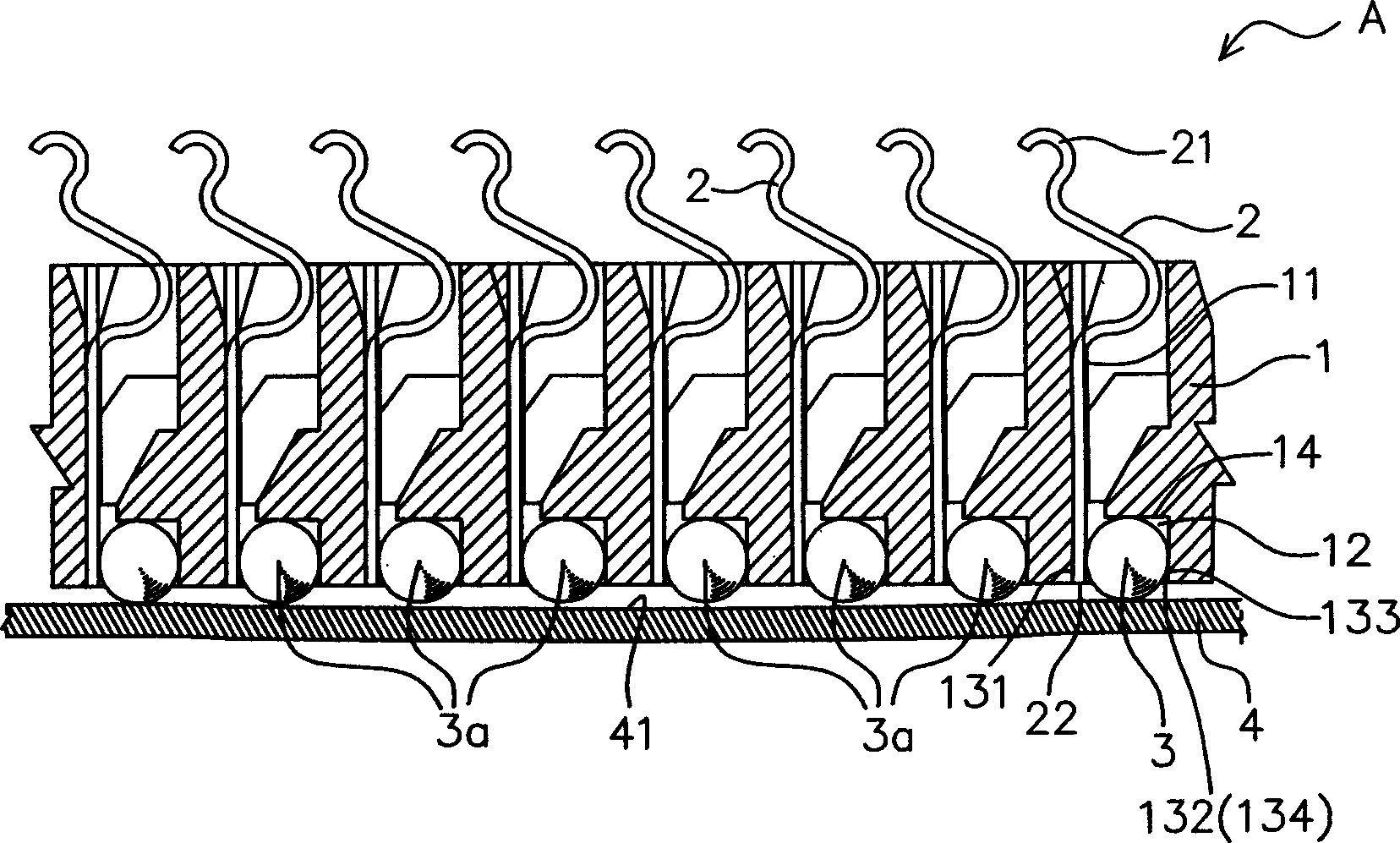 Sparkle ball holding structure of connector