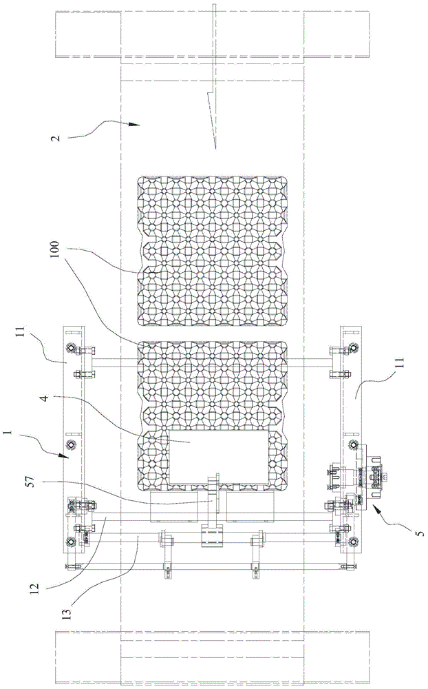 A conveyor line orderly feeding mechanism