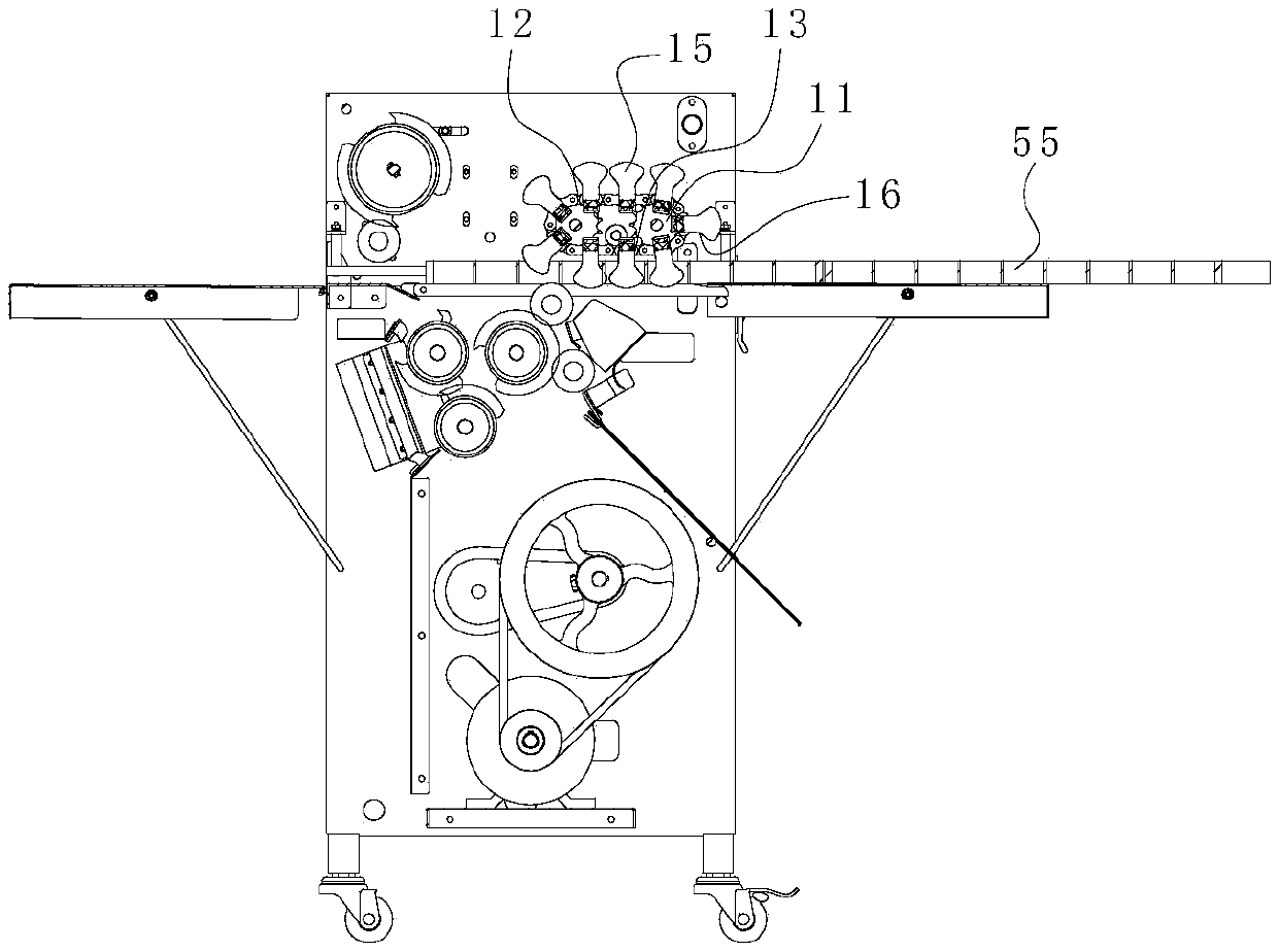 Automatic cam-type cocoon removing apparatus