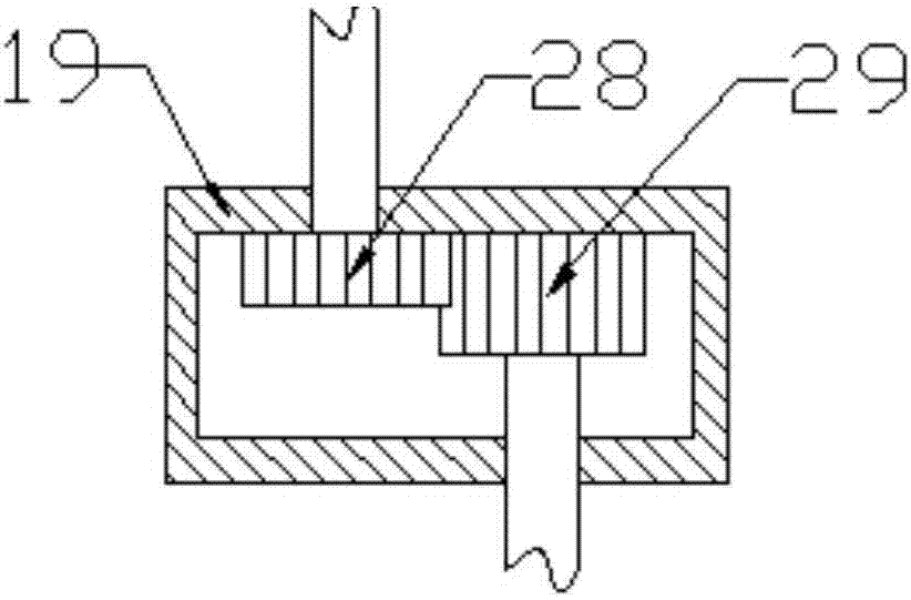 Plastic garbage smashing and drying device