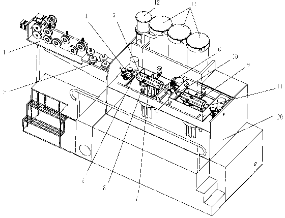 Surface rust removing device and method of rolled steel