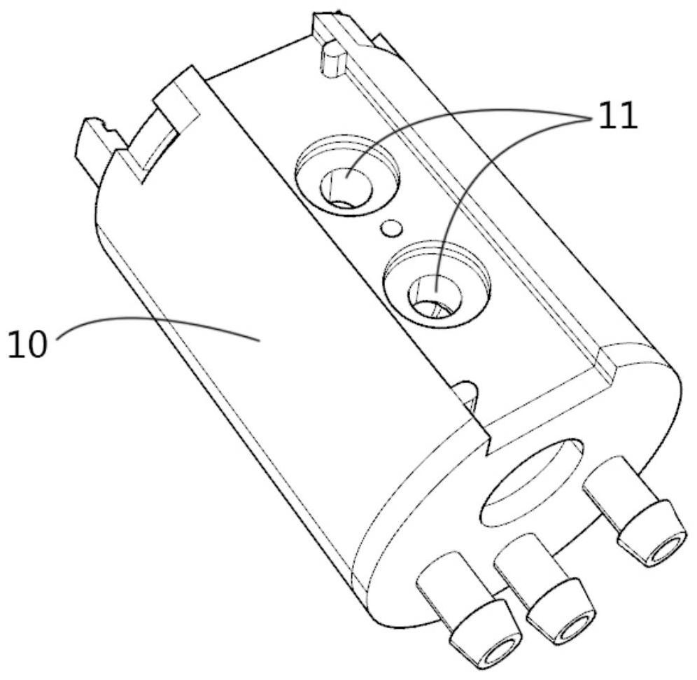 Multi-fluid automatic distribution device