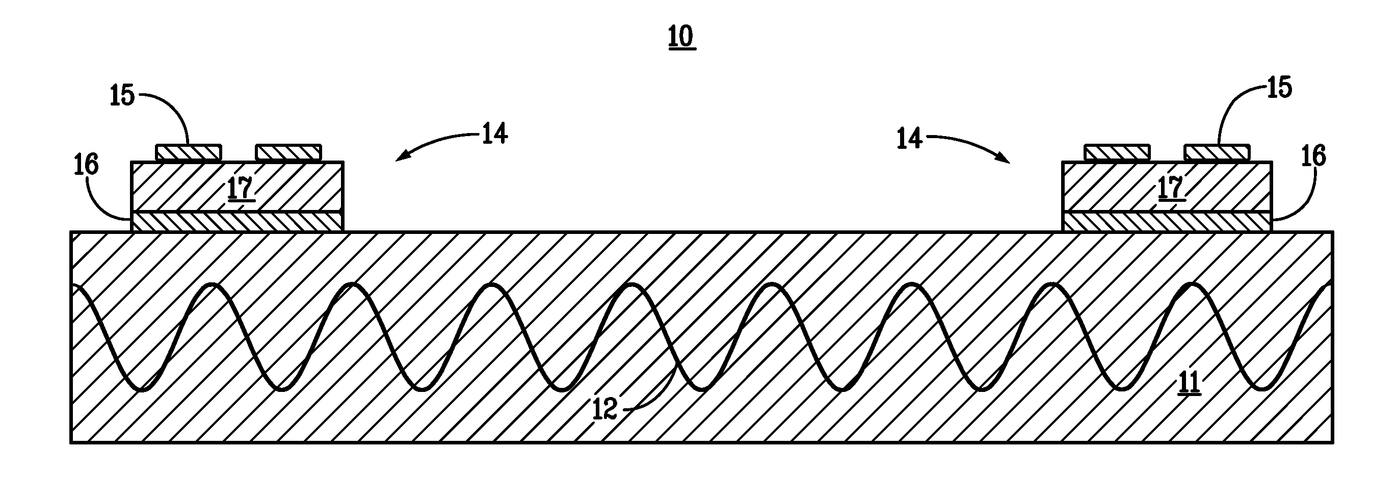 Lateral acoustic wave resonator comprising a suspended membrane of low damping resonator material