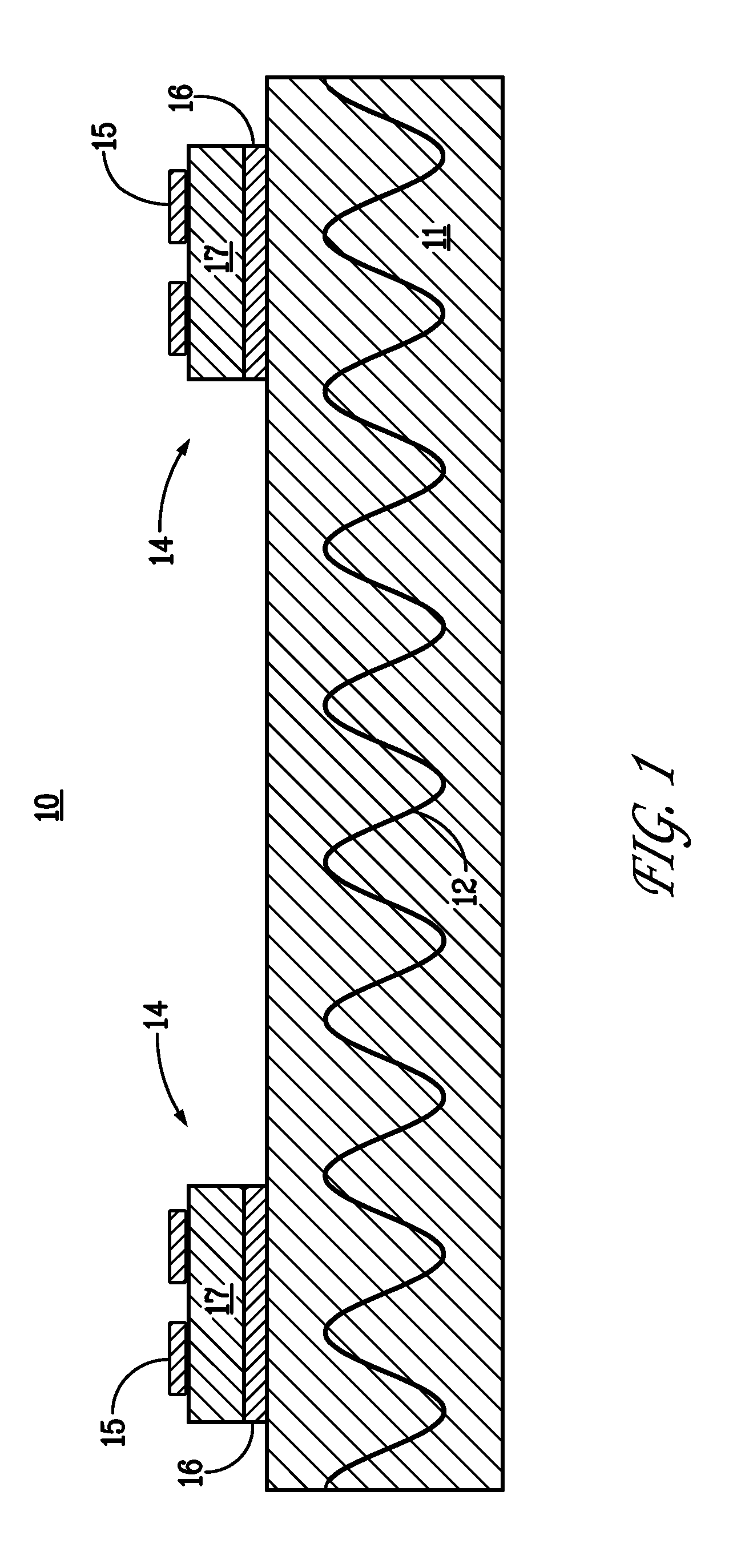 Lateral acoustic wave resonator comprising a suspended membrane of low damping resonator material