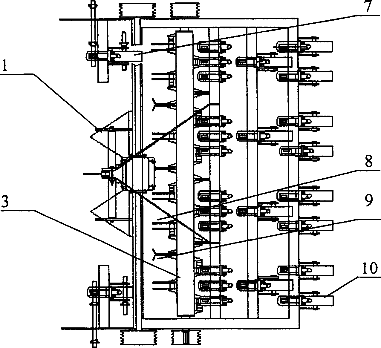 Line centering no-tillage sowing machine for wheat in farmland covered by corn stalk