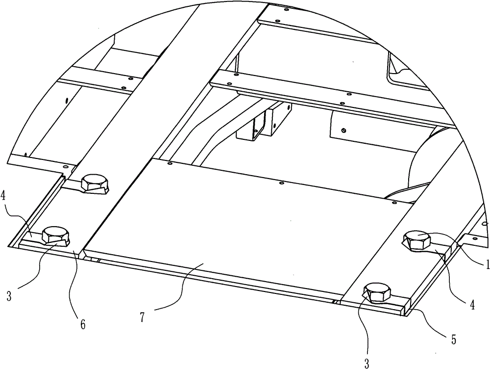 Looseness-proof fastening structure of counterweight bolts of large excavator and fastening method thereof