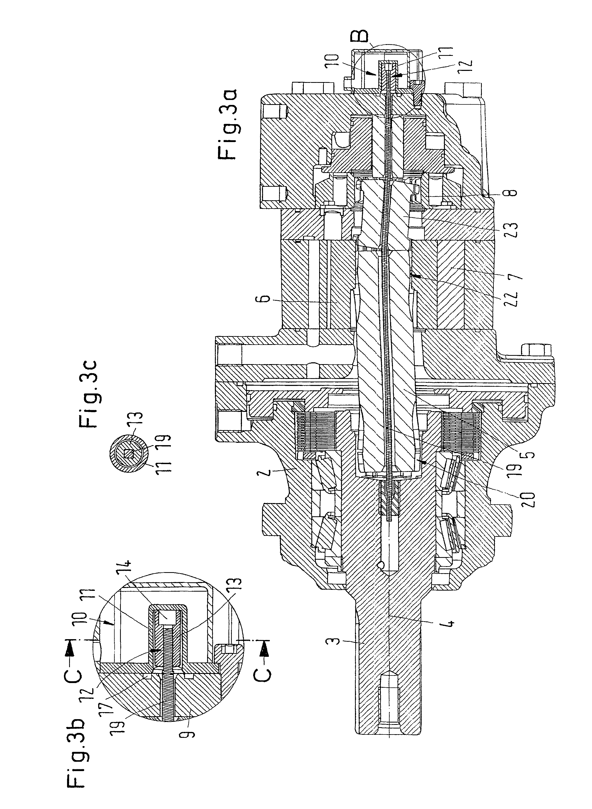 Fluid rotary machine with a sensor arrangement