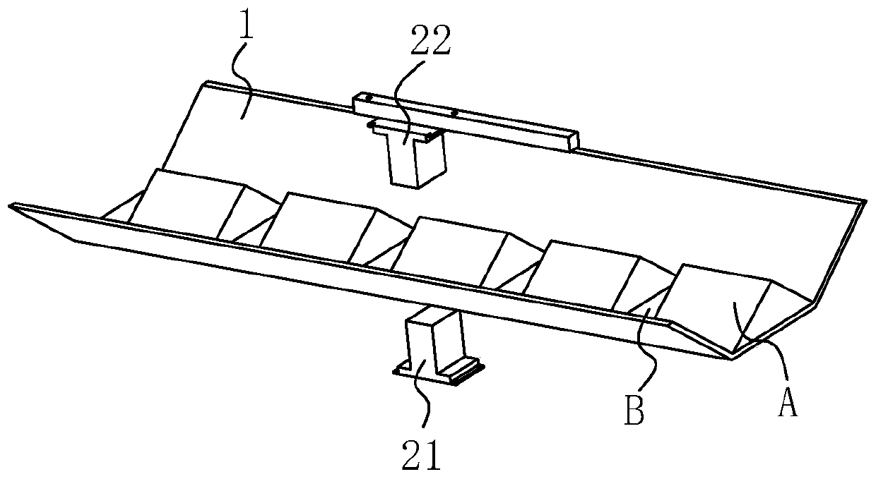 Material online moisture measuring device and measuring method thereof