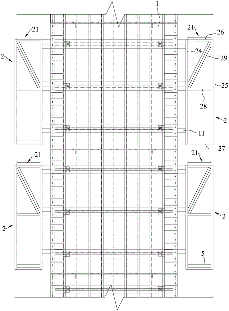 Railway high pier body template and scaffold integrated turnover formwork segmental construction method