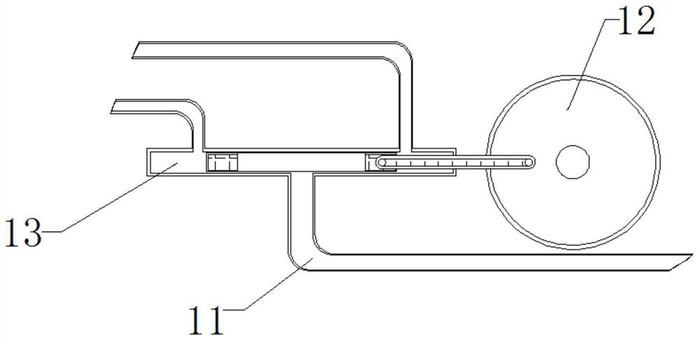 Leather processing device capable of quickly and automatically clamping, quantitatively injecting protective oil and quickly smearing