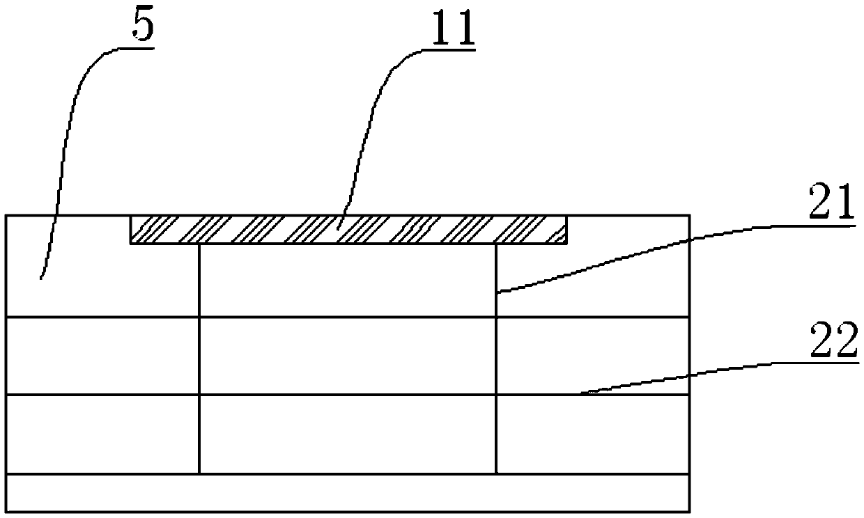 A thermal shield tunnel guide bracket