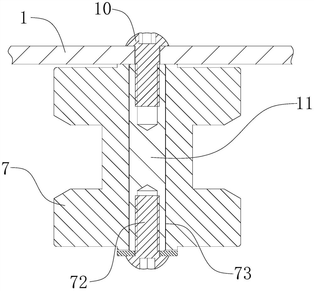 Handheld adhesive tape edge covering tool and photovoltaic double-glazed assembly edge sealing method