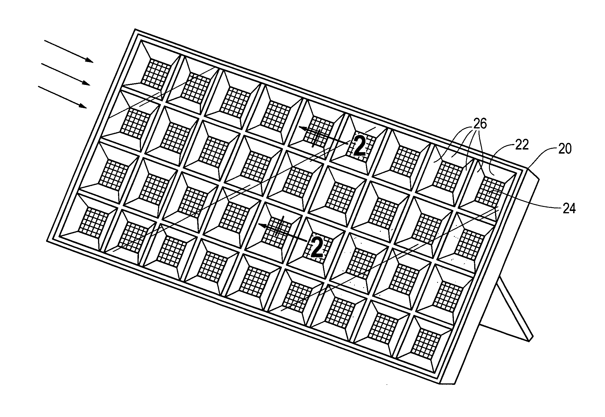 Method and apparatus for arranging multiple flat reflector facets around a solar cell or solar panel