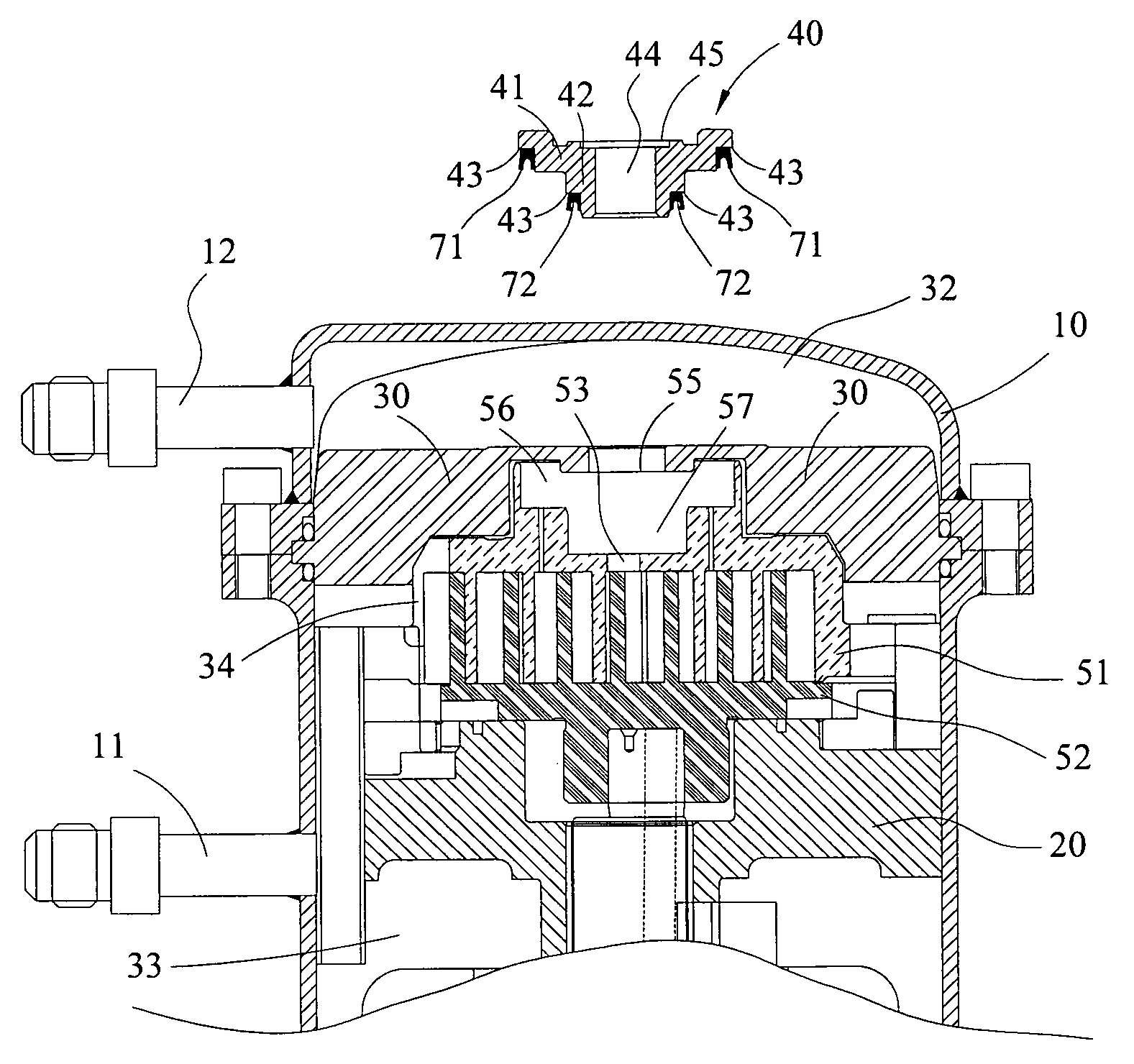 Scroll type compressor with an enhanced sealing arrangement