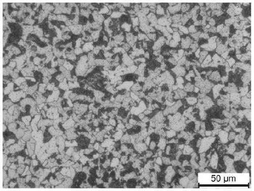 A medium and low carbon steel wire rod with excellent deformation properties and its production method