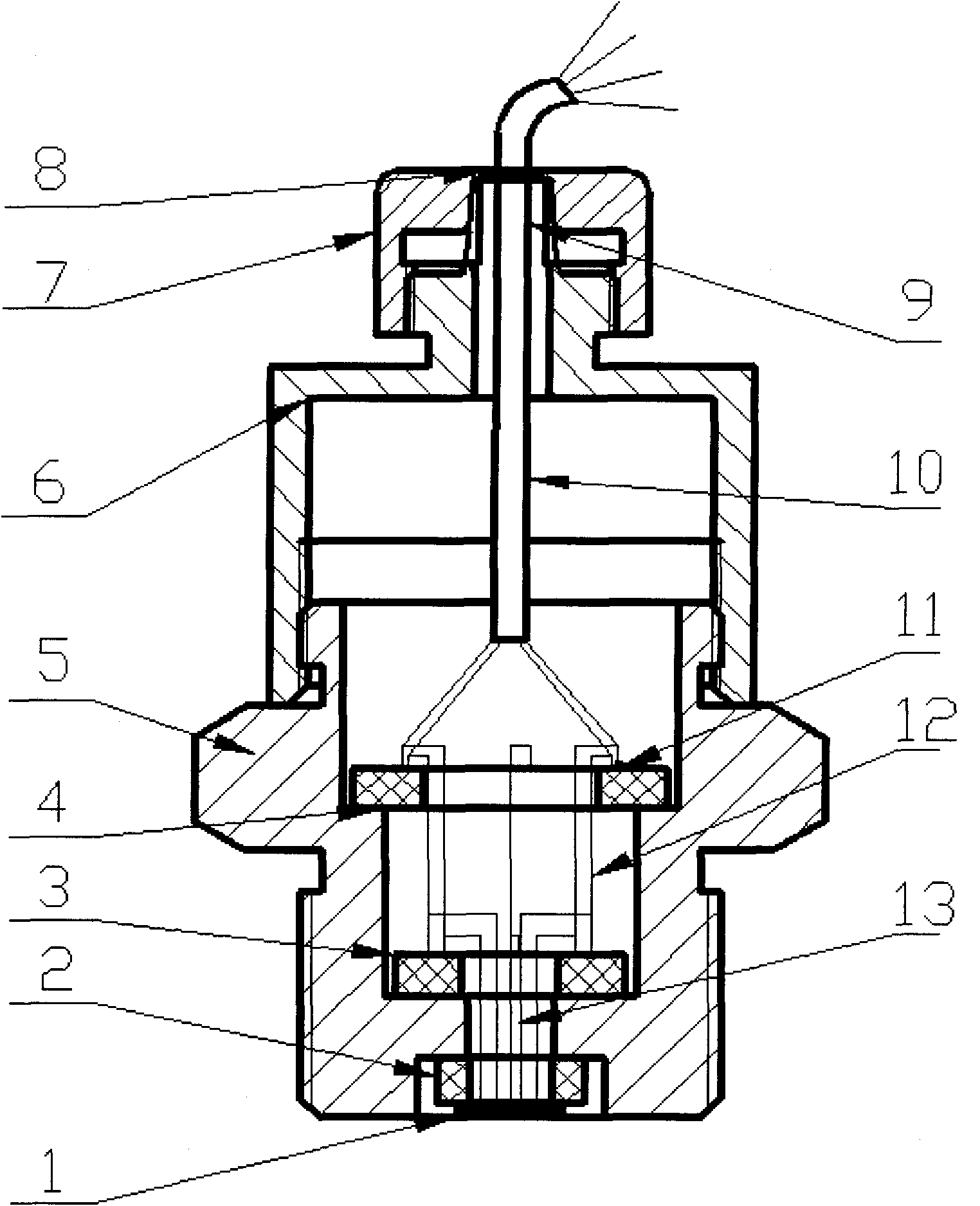 Flush packaged pressure sensor with high temperature resistance and high frequency response