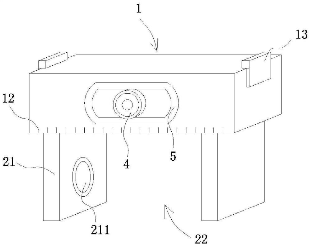 Bolt loosening monitoring device