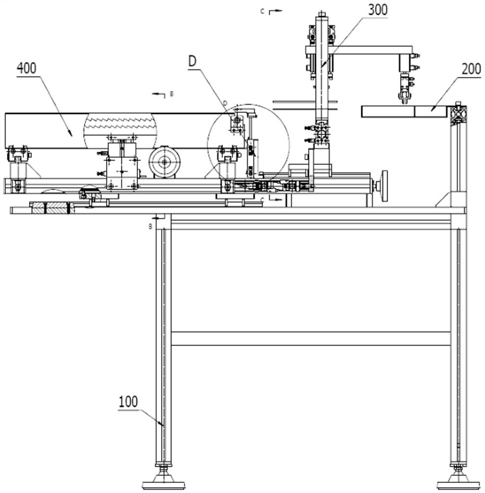 Feeding and discharging device of miniature straightening machine