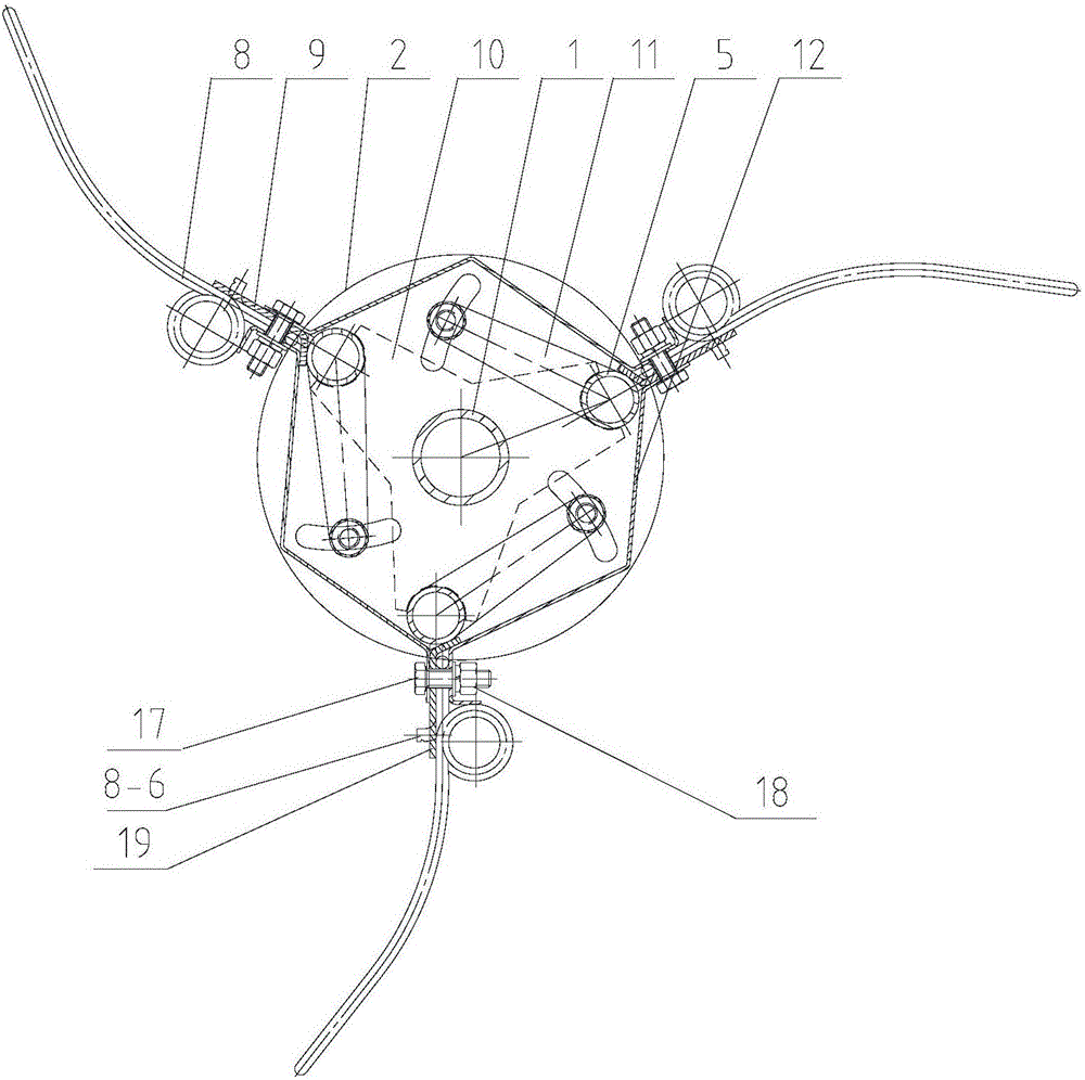 Elastic claw type cotton picker