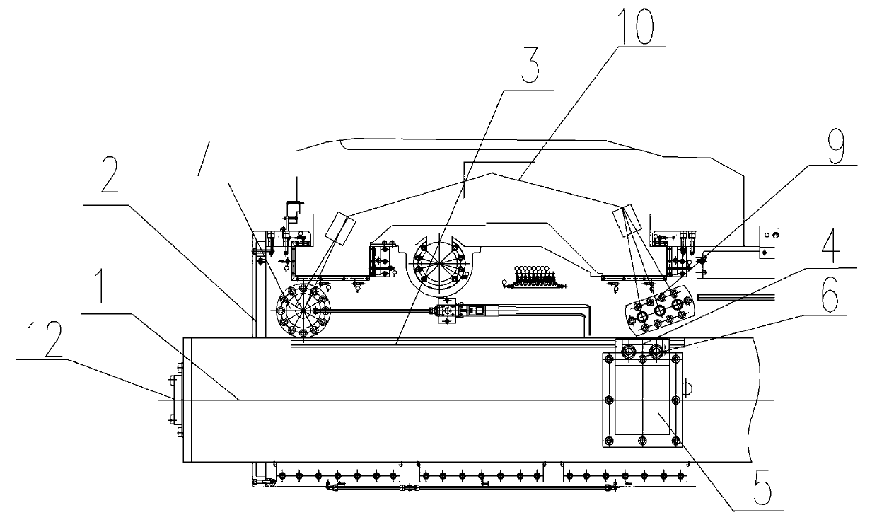 Gravity center follow-up balance compensating device of floor type boring and milling machine