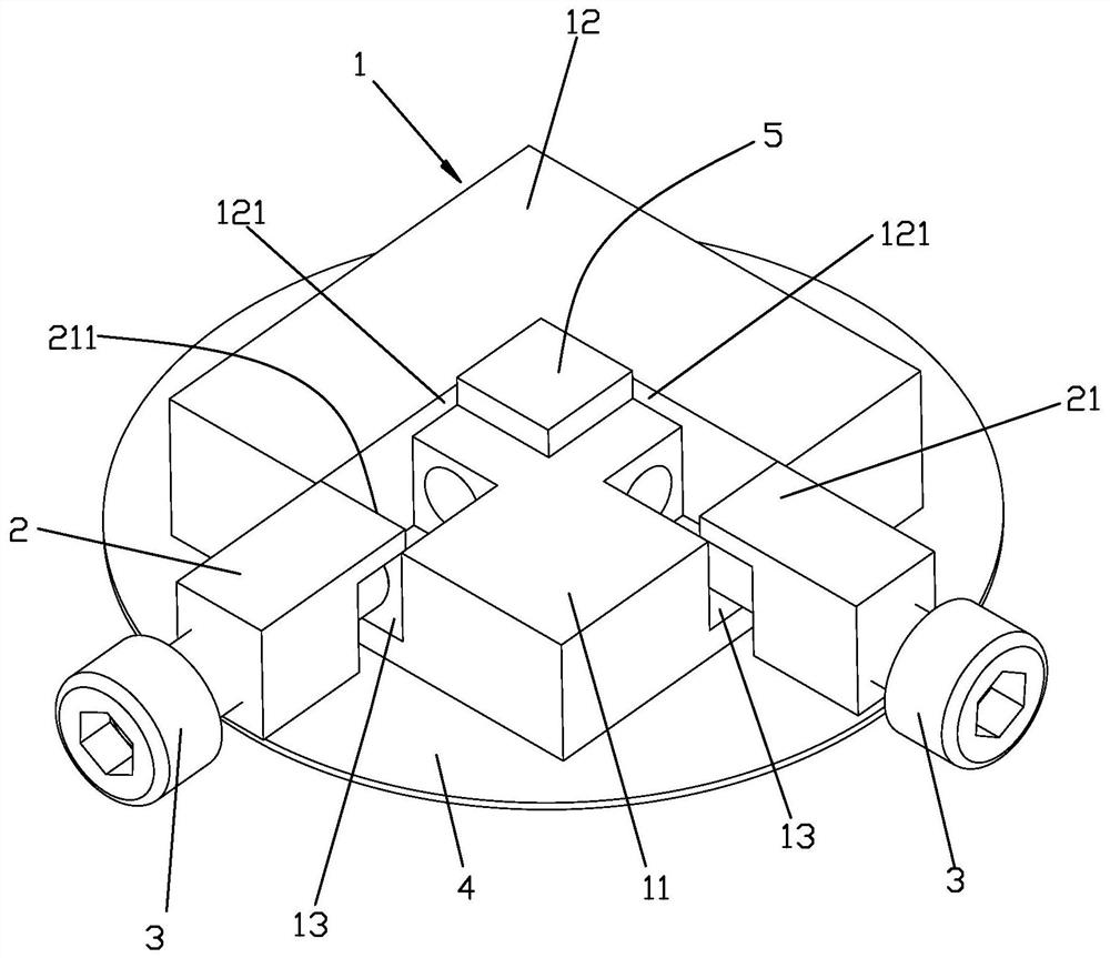 Monocrystal diamond clamp for self-rotating polishing machine and clamping method thereof