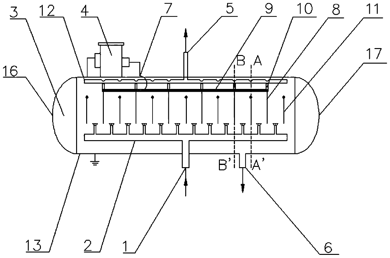 Electrostatic separation device and process for removing solid particles in catalytic cracking slurry oil and slurry oil purification device