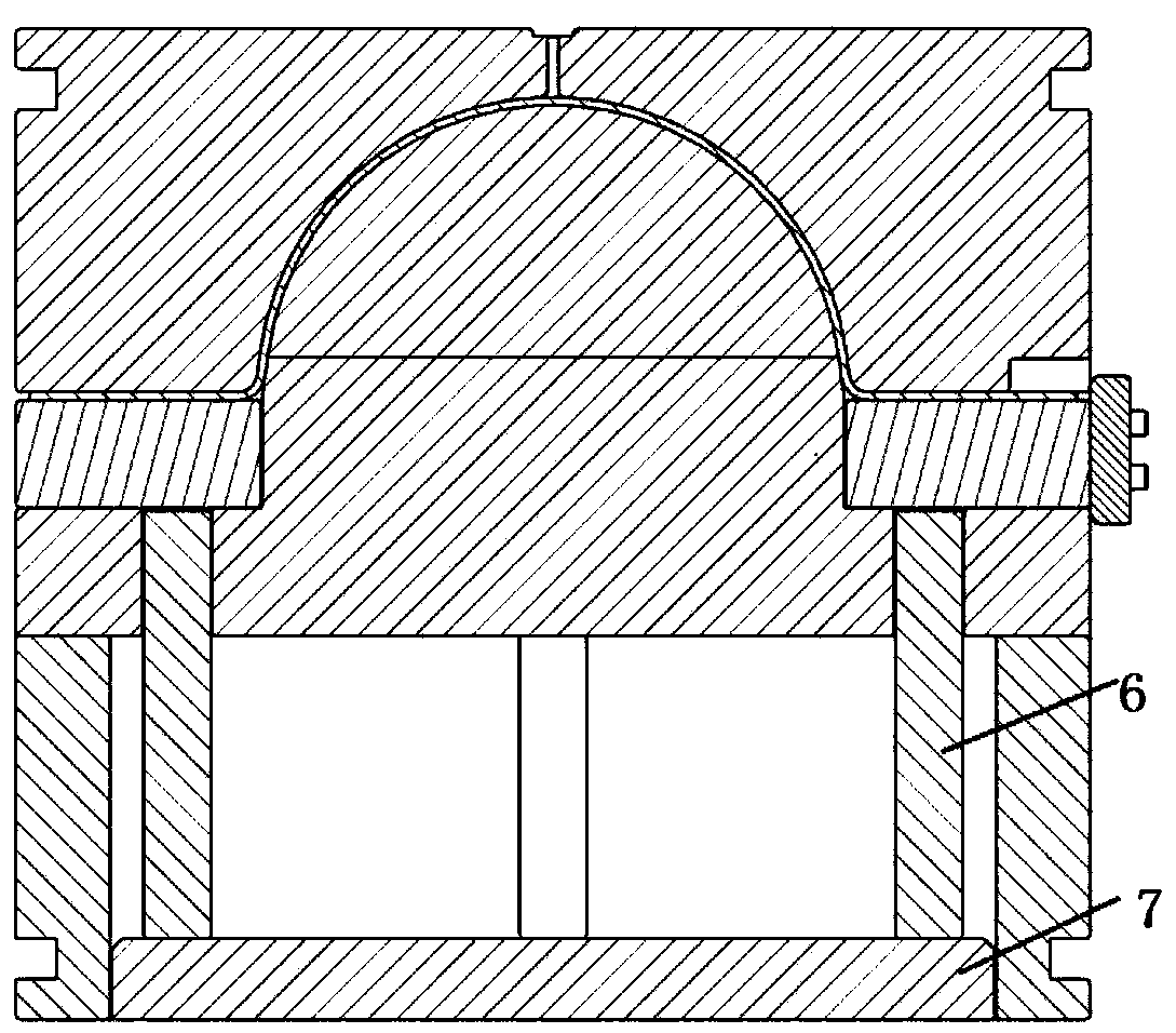 Forming mold for semi-spherical components and multi-pass forming method