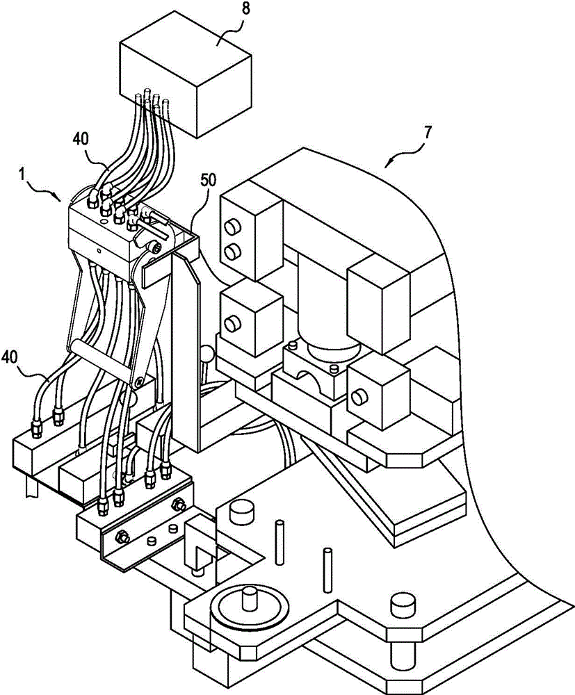 Replaceable fluid supply device