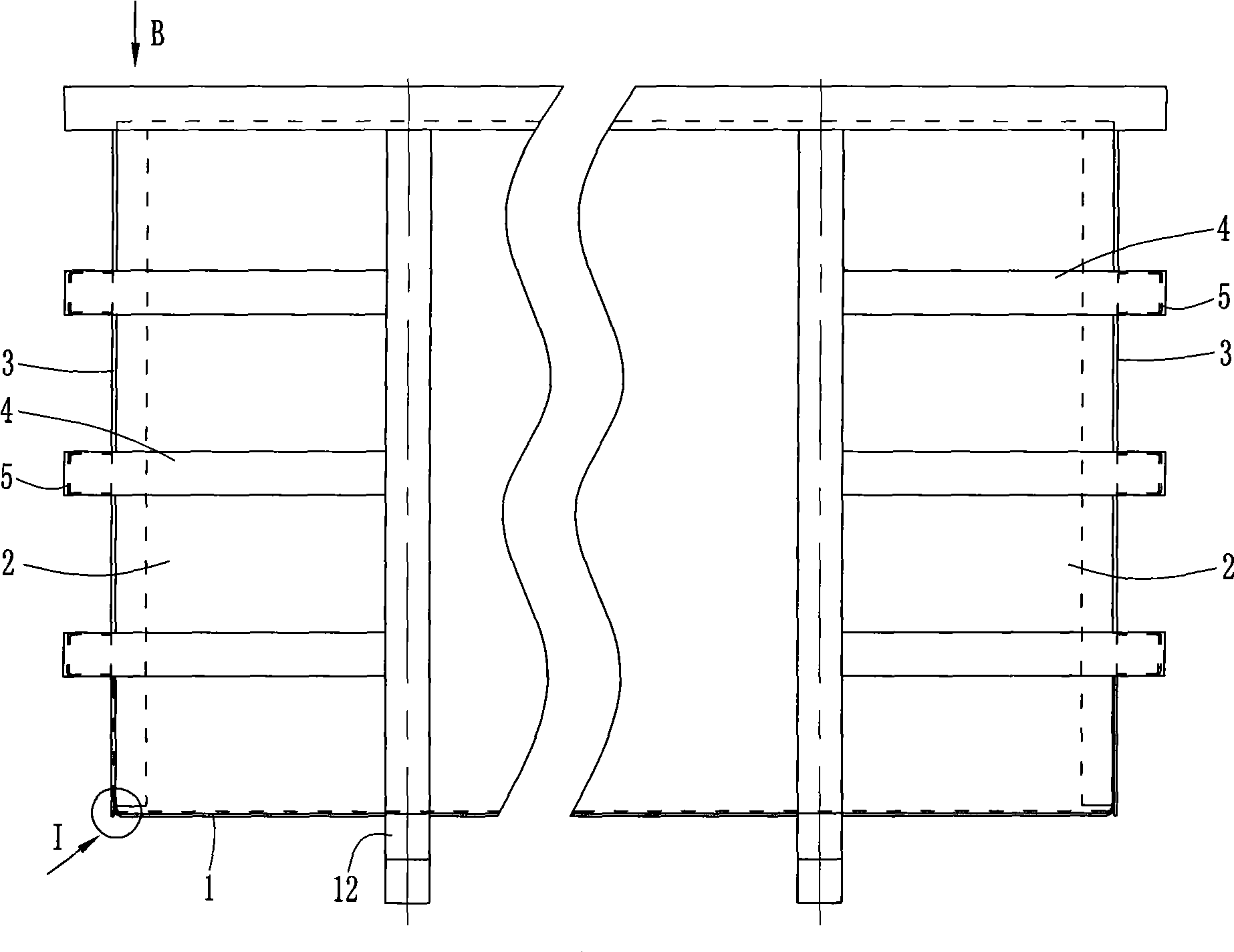 Corner post-free carriage for a railway vehicle