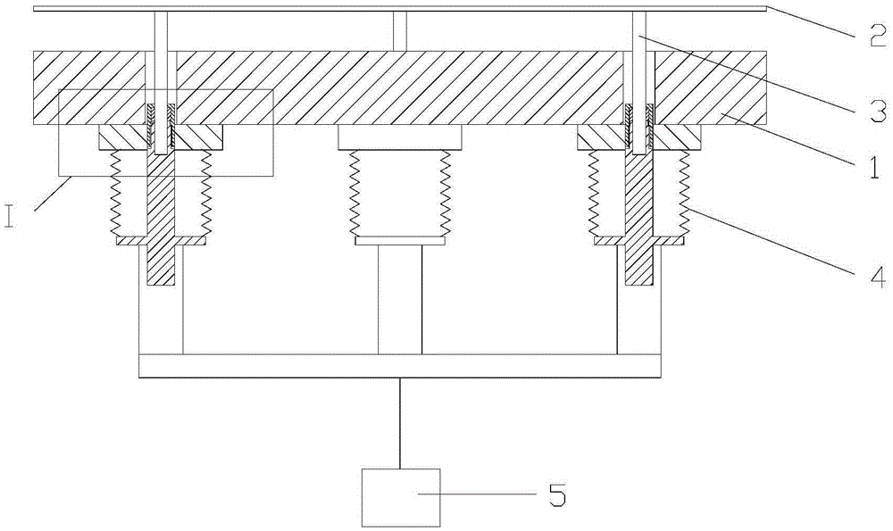 A centre mechanism and a semiconductor processing device