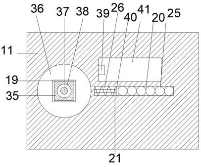 Snow mountain communication device with endurance and emergency call-for-help functions