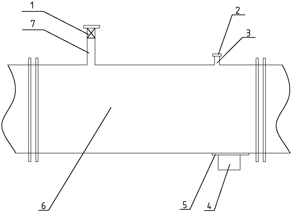 Emptying device for water drainage pipe of submersible pump