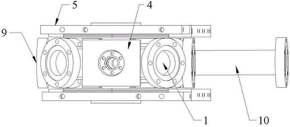 Magnetic field device for transferring cold atoms at long distance