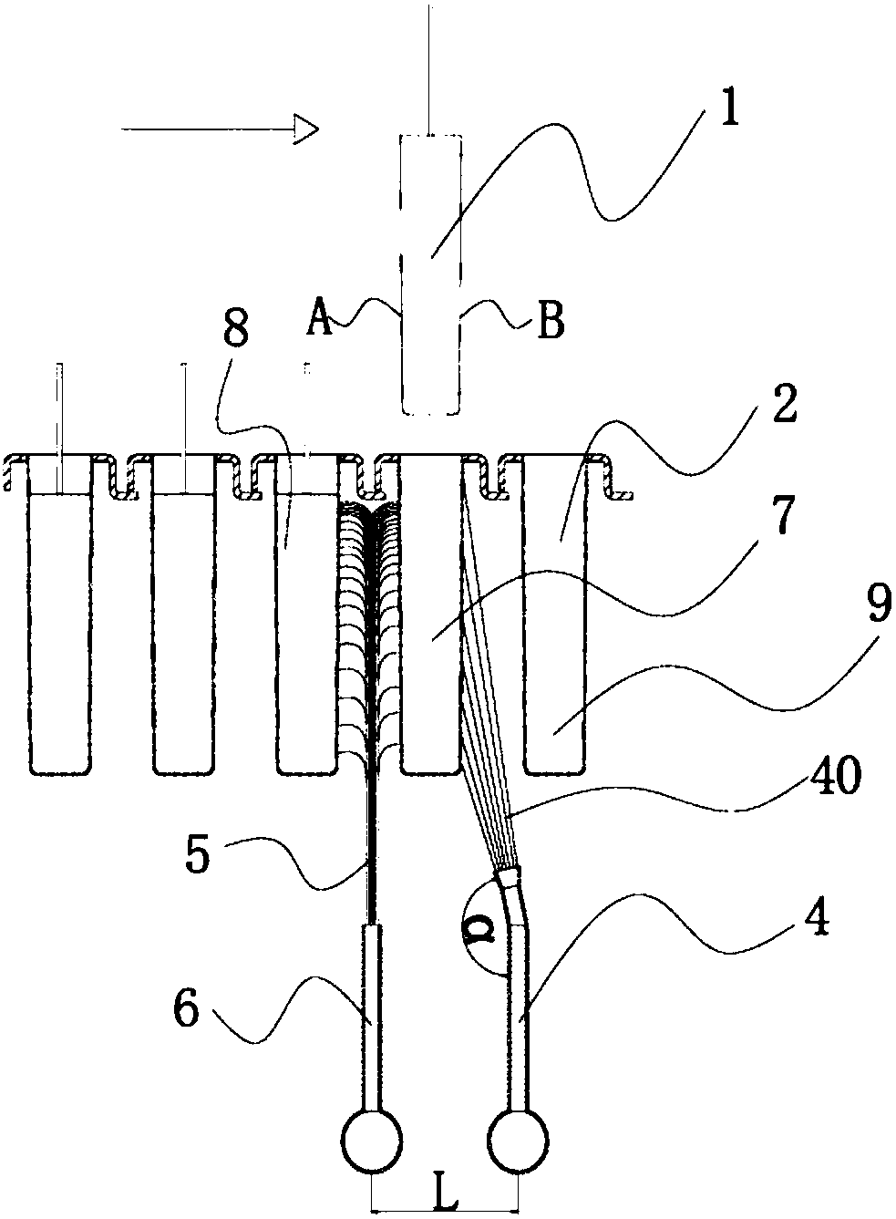 Spray de-molding device and de-molding method thereof