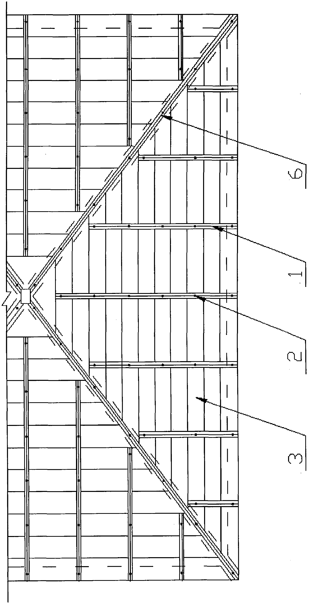 Surface layer template connecting structure of cast-in-place concrete sloping roof