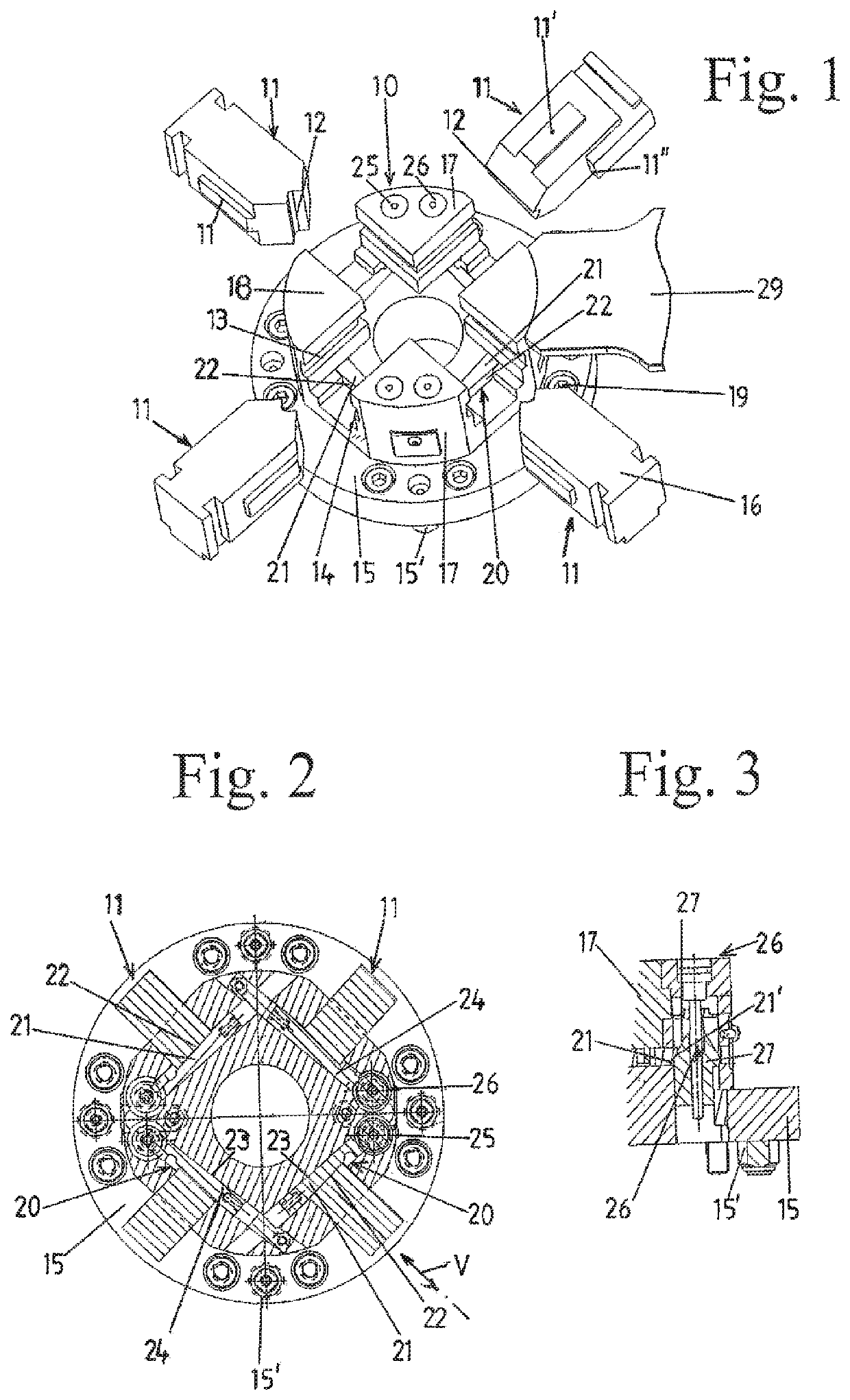 Powder press and a feed housing having preferably a plurality of stamps which are movable for a transverse press