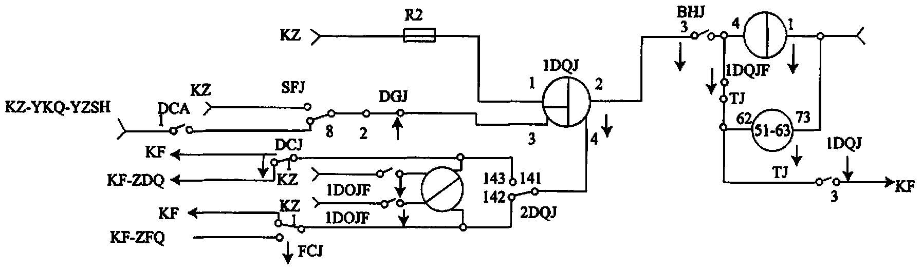 Device and method for railway heavy type turnout multi-point-switch synchronous traction and control