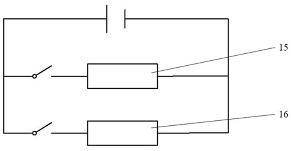 Transient photoelectric testing device of solar cell