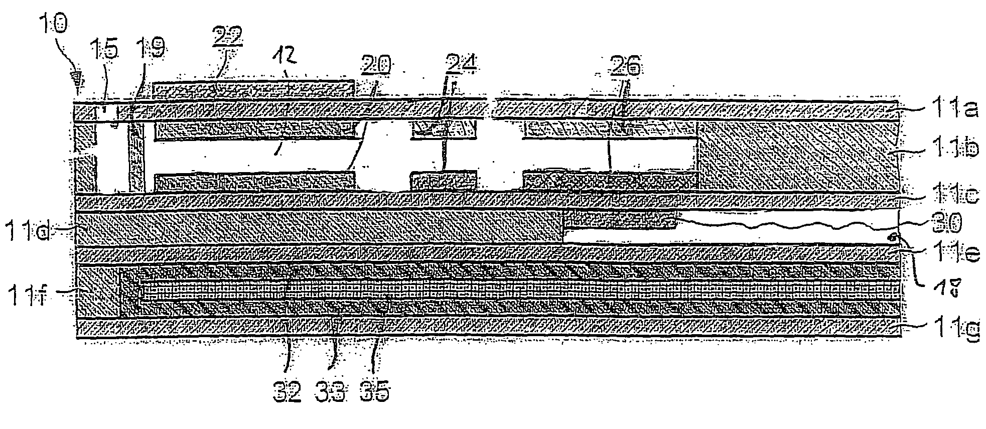 Method and sensor element for determining a gas in a gas mixture