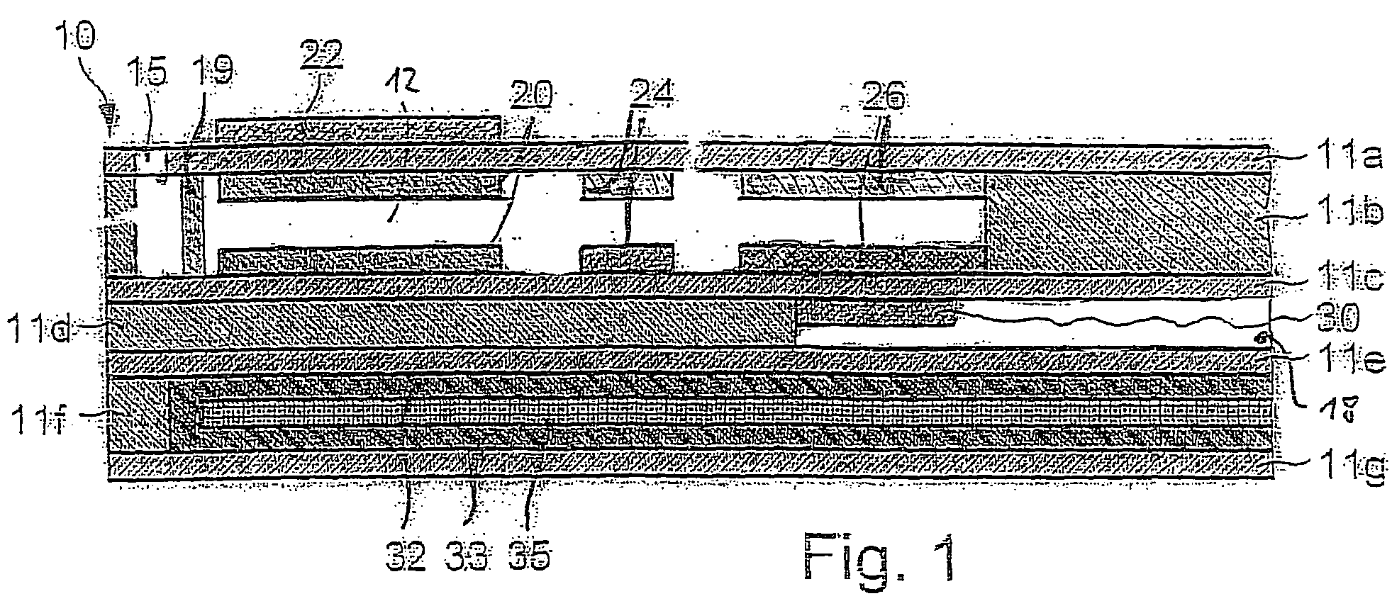 Method and sensor element for determining a gas in a gas mixture